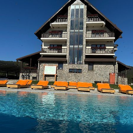 Poarta Raiului Hotel Tau Bistra Bagian luar foto