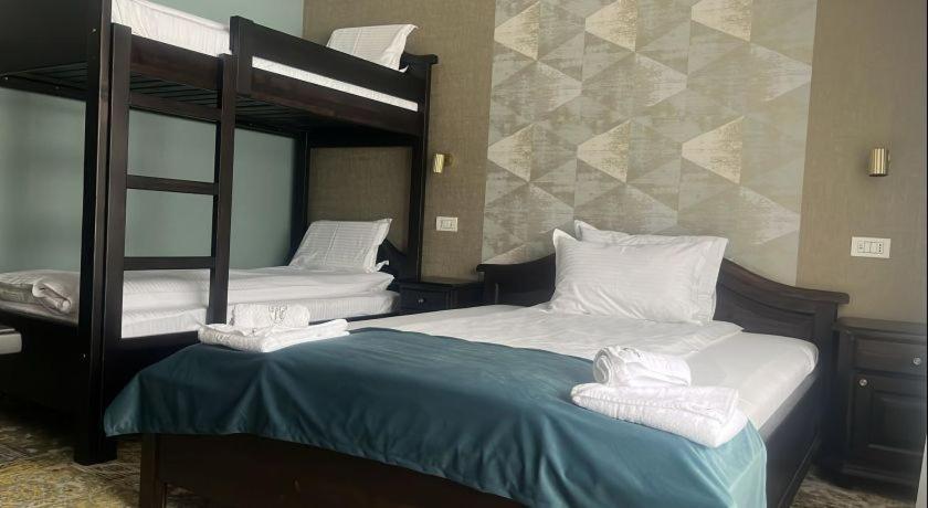 Poarta Raiului Hotel Tau Bistra Bagian luar foto