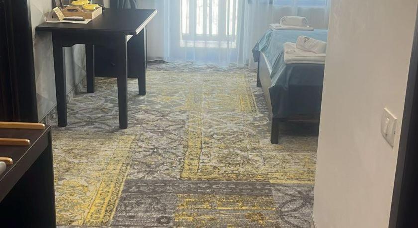 Poarta Raiului Hotel Tau Bistra Bagian luar foto