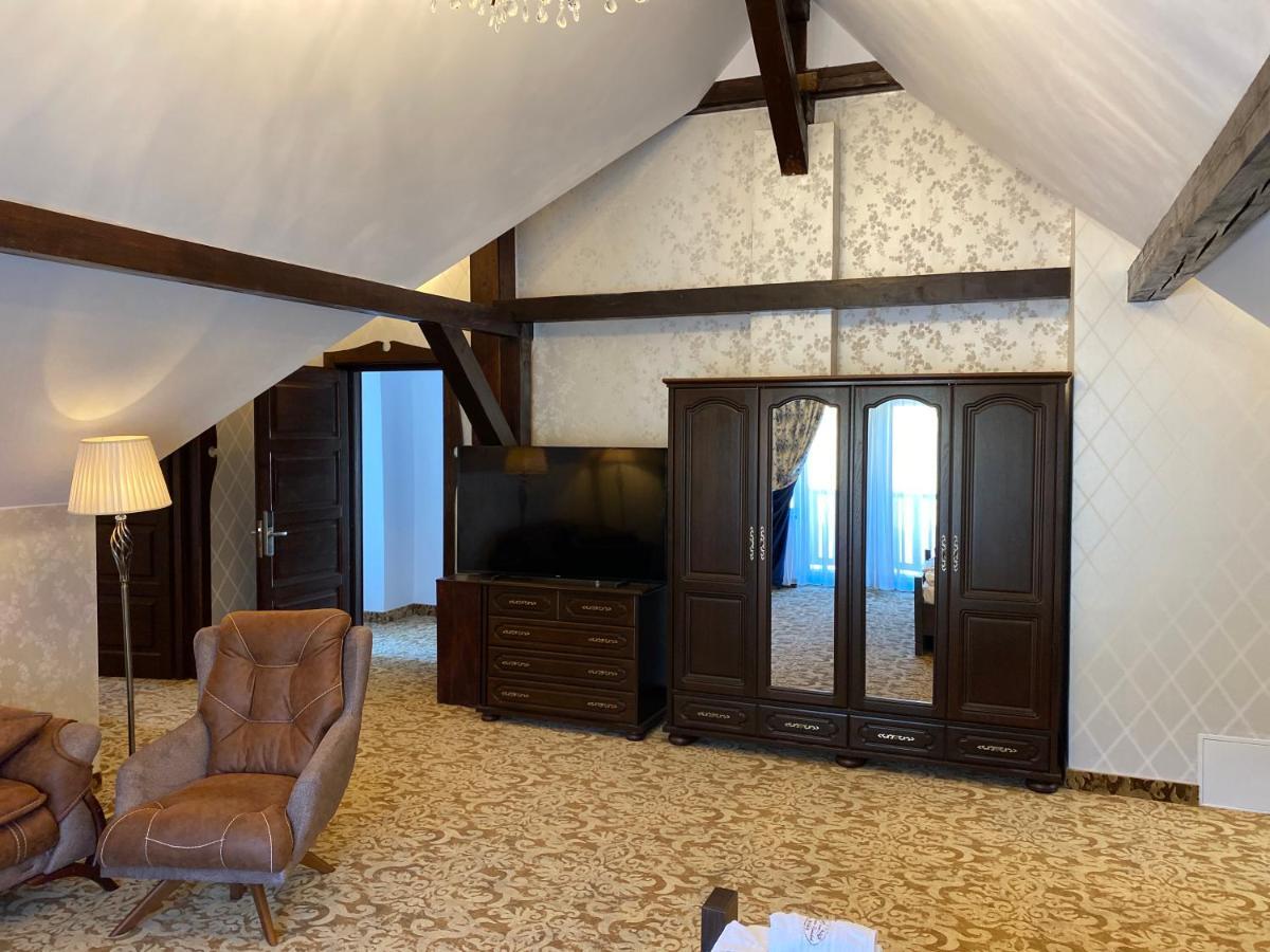 Poarta Raiului Hotel Tau Bistra Bagian luar foto