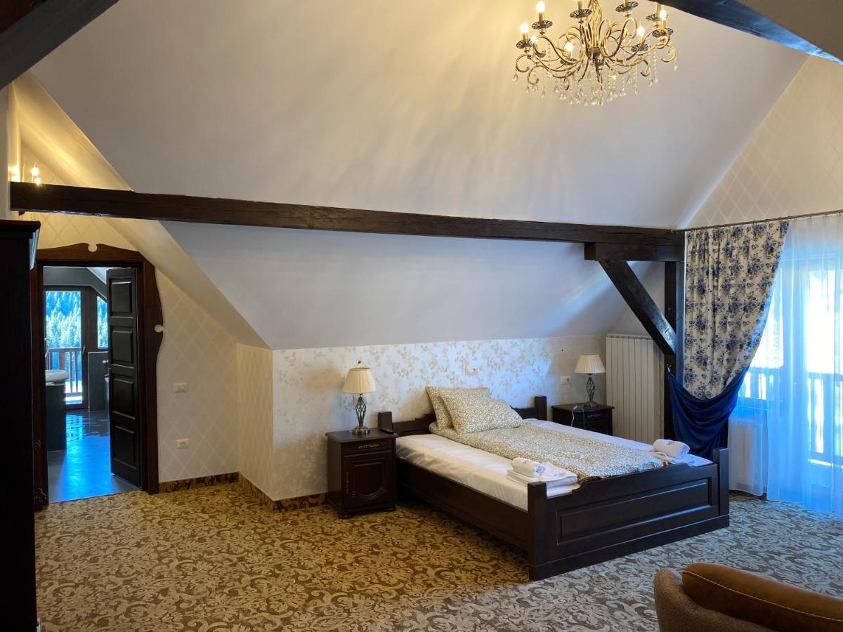 Poarta Raiului Hotel Tau Bistra Bagian luar foto